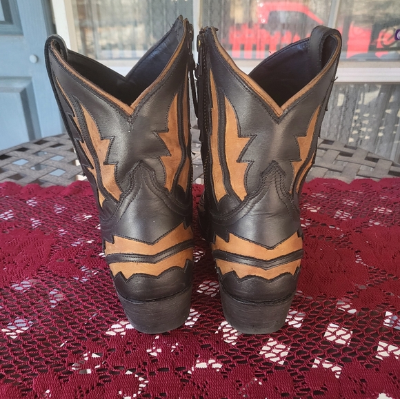 Lane Booties, Snip Toe, Jet Black/Carmel 7.5 - Picture 3 of 6